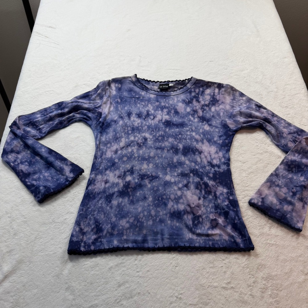Lei Lotus Tie Dye Top Womens S Purple Good Crochet Trim Long Sleeve 1932